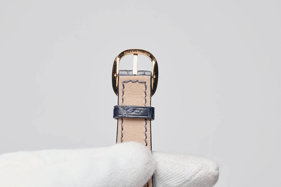 Ellipse with a Gentleman Set