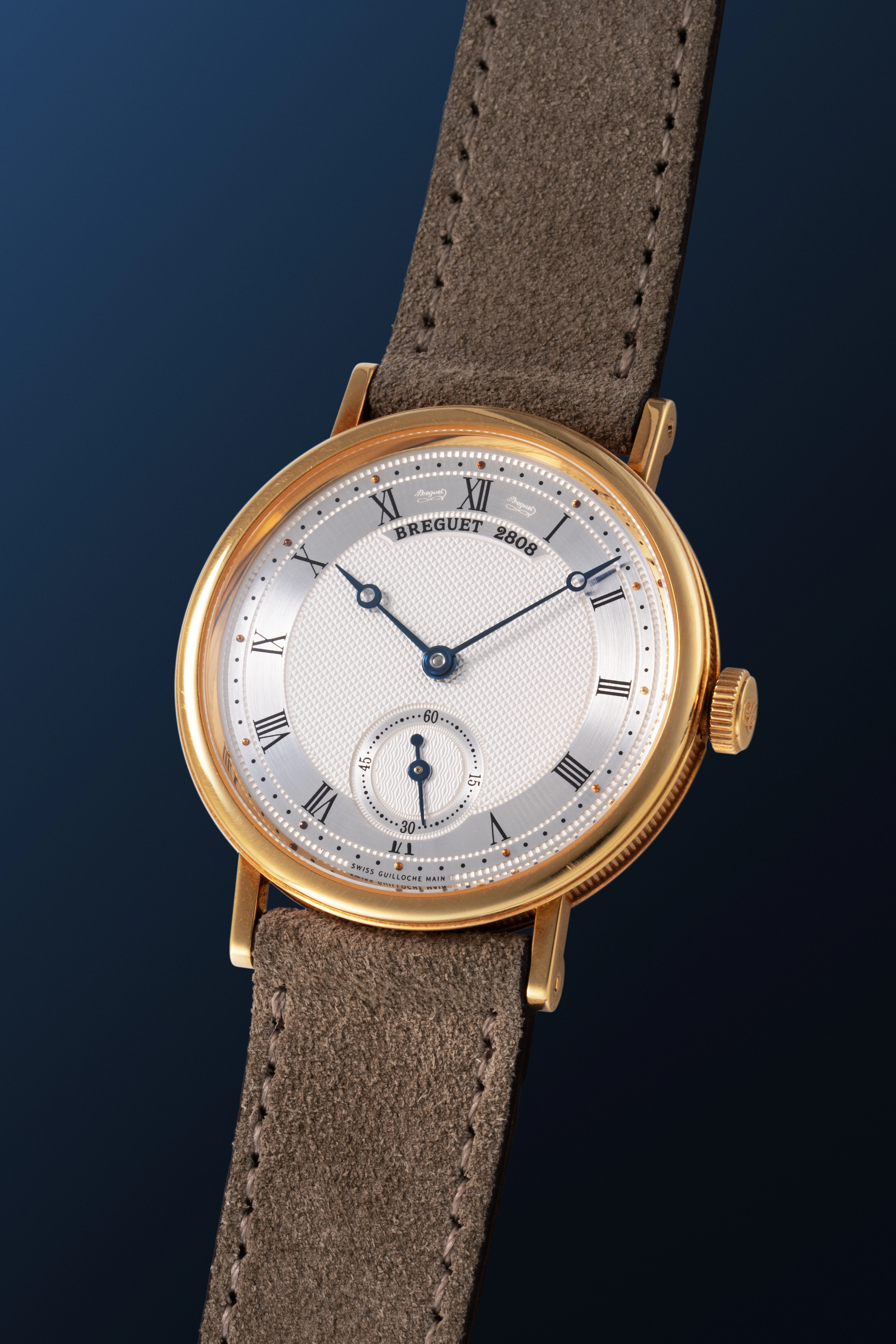 Classique Ref. 5907 in 18k Yellow Gold