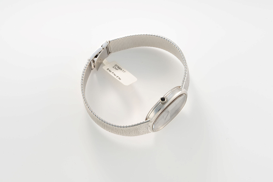 Ellipse in Silver