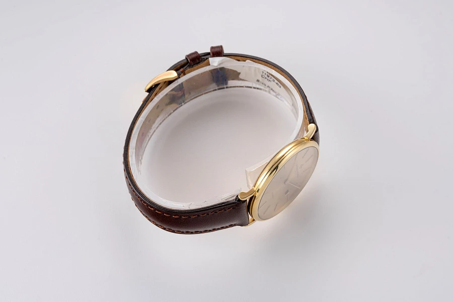 Automatic Dress Watch Ref. 48002 in 18k Yellow Gold