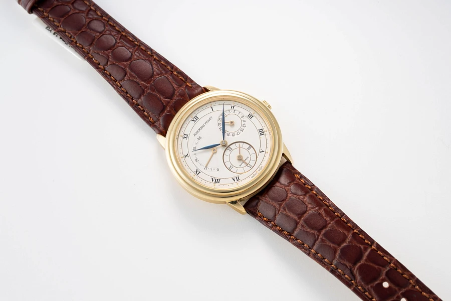 Dual Time Ref. 25685BA in 18k Yellow Gold