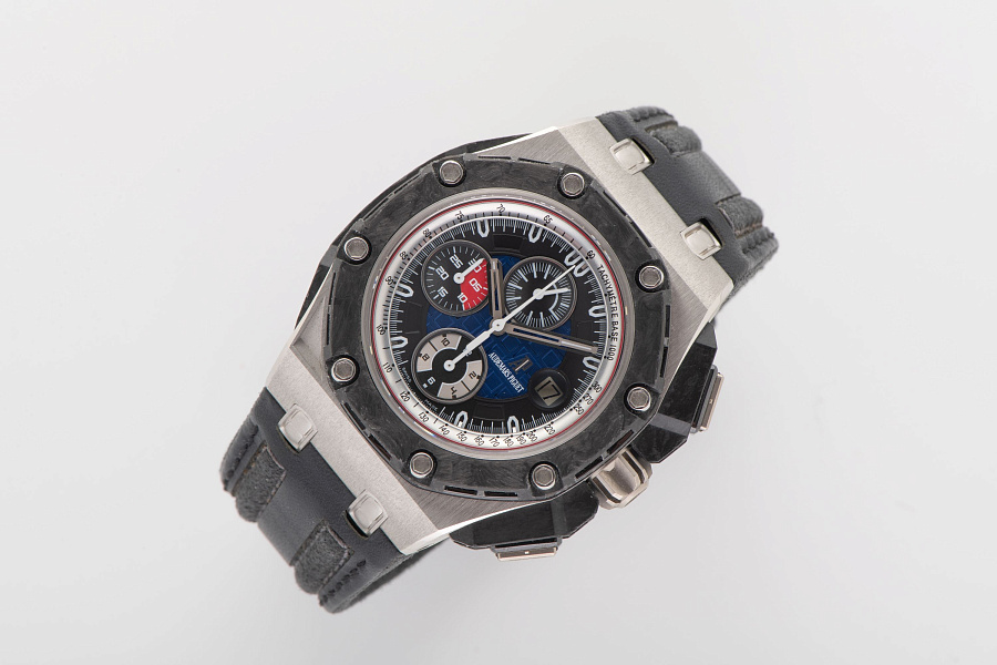 Royal Oak Offshore Grand Prix Ref. 2629P in Platinum