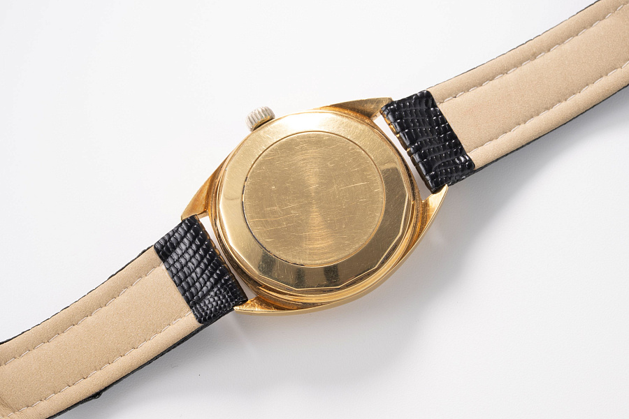 Yacht-Club Ref. R811A in 18k Yellow Gold
