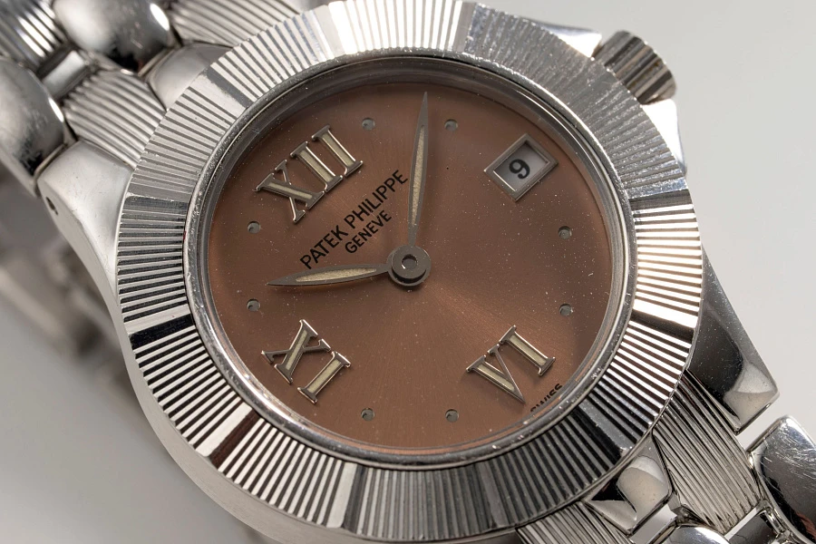 Ladies Neptune Ref. 4880/1A-001 with Salmon Dial in Stainless Steel