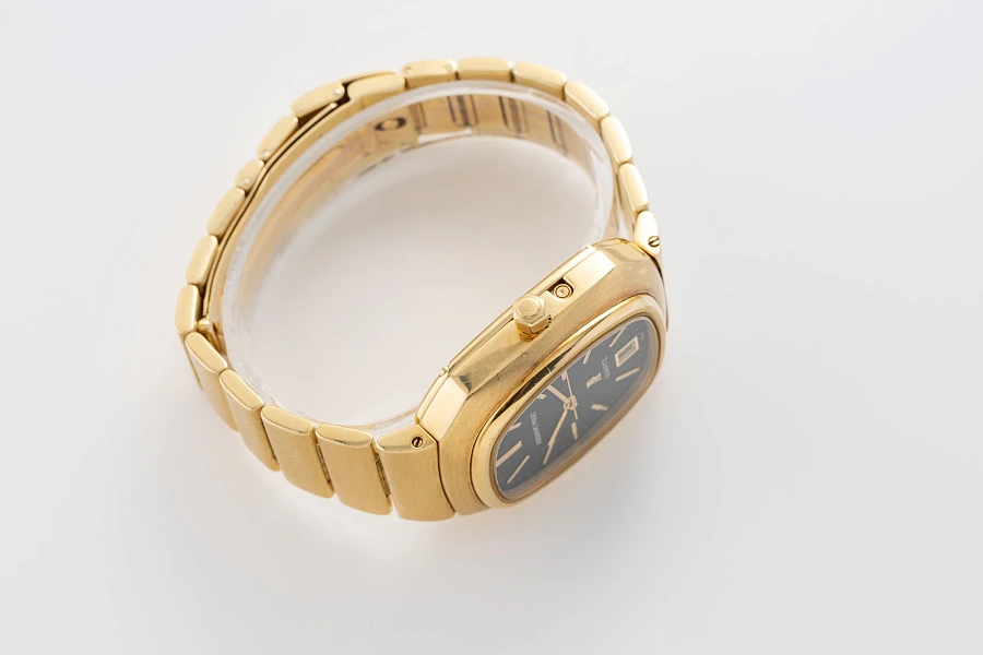 Beta 21 Ref. 6001BA in 18k Yellow Gold