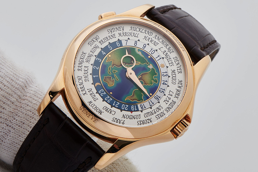 Worldtimer with Cloisonné Dial Ref. 5131R in 18k Rose Gold