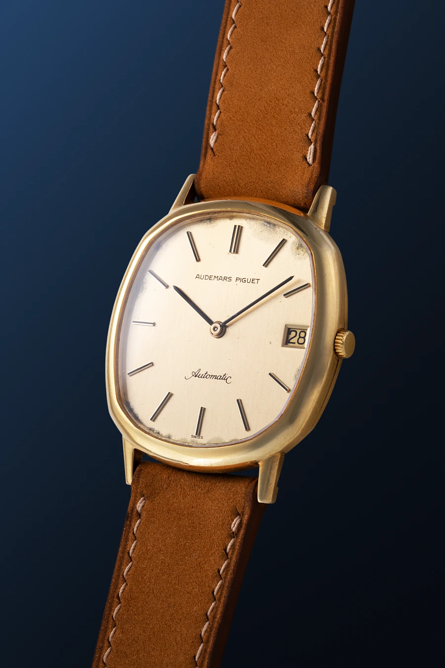 Automatic Angular Ellipse in 18k Yellow Gold