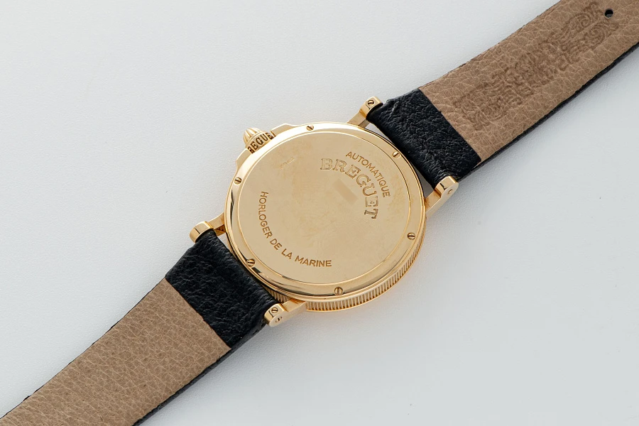 Marine Ref. 3400 in 18k Yellow Gold with Black Dial