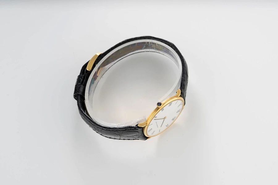 Ultra Thin Dress Watch in 18k Yellow Gold