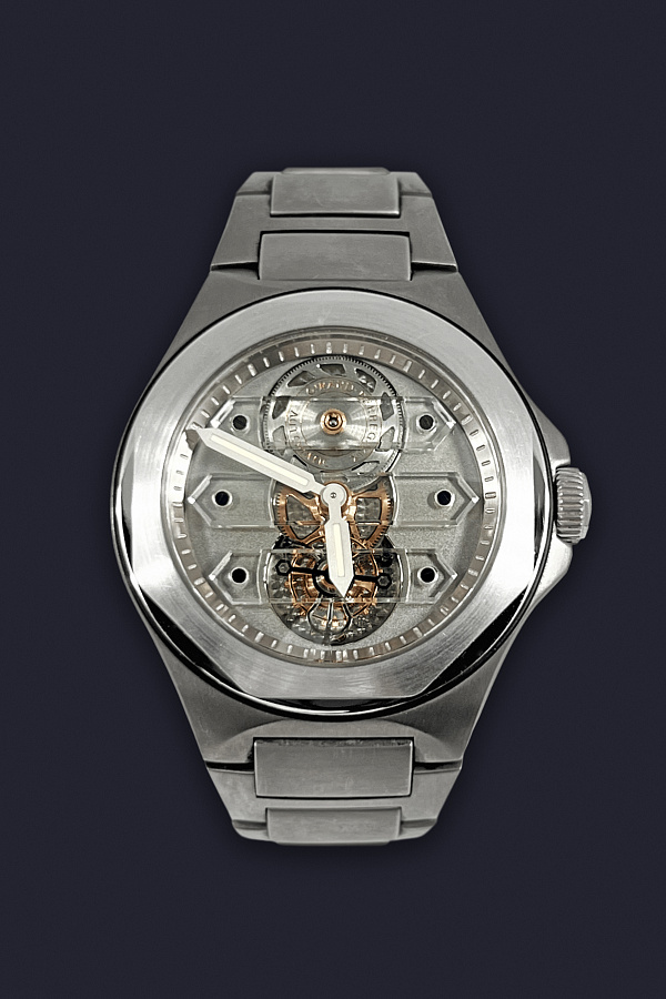 Laureato EVO3 Tourbillon Sous 3 Ponts Saphir