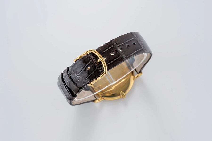 Dress Watch with Fluted Bezel Ref. 6351 in 18k Yellow Gold