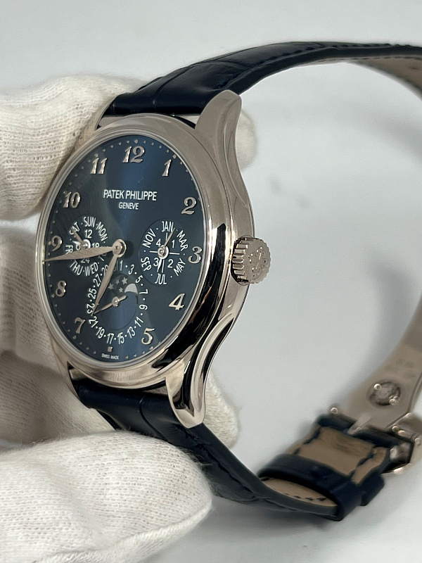 Perpetual Calendar 5327 White Gold