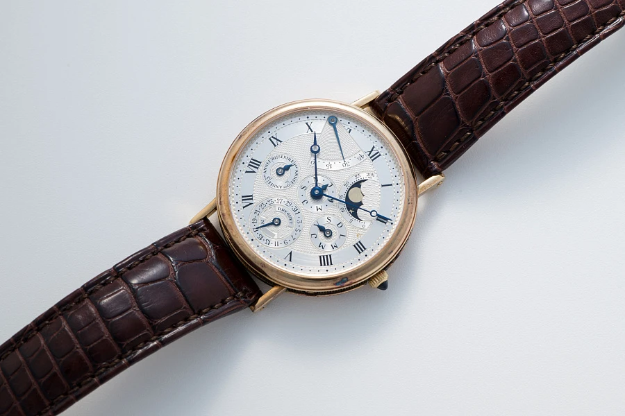 Perpetual Calendar Ref. 3310 in 18k Yellow Gold