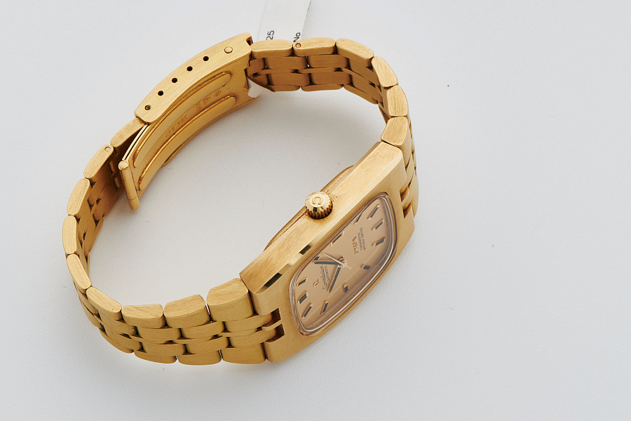 Constellation Automatic in 18k Yellow Gold