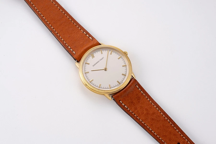 Coin Bezel Quartz Dress Watch in 18k Yellow Gold