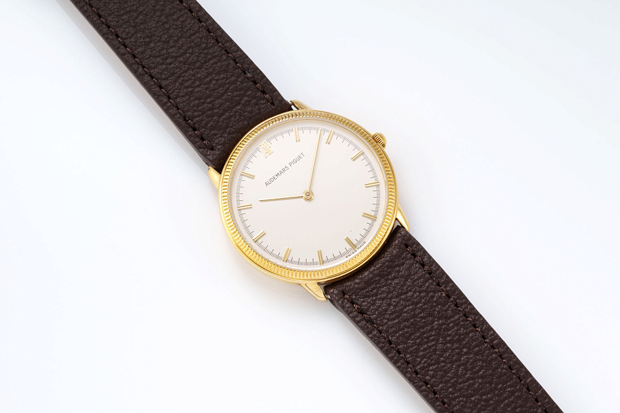 Coin Bezel Quartz Dress Watch in 18k Yellow Gold