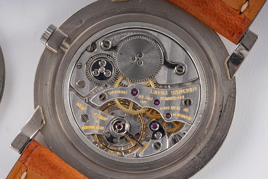 Ultra-Thin Dress Watch in 18k White Gold