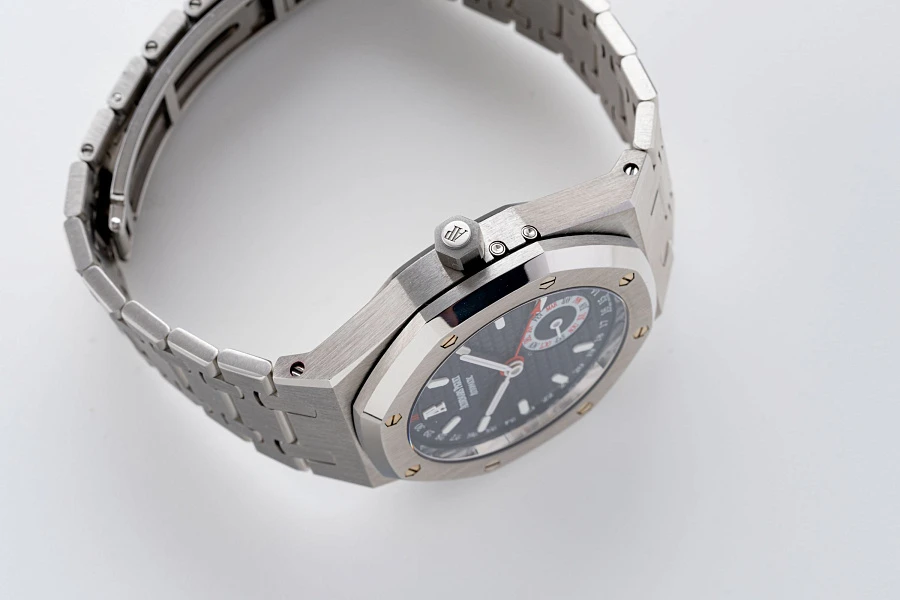 Royal Oak Annual Calendar Ref. 25920ST in Stainless Steel