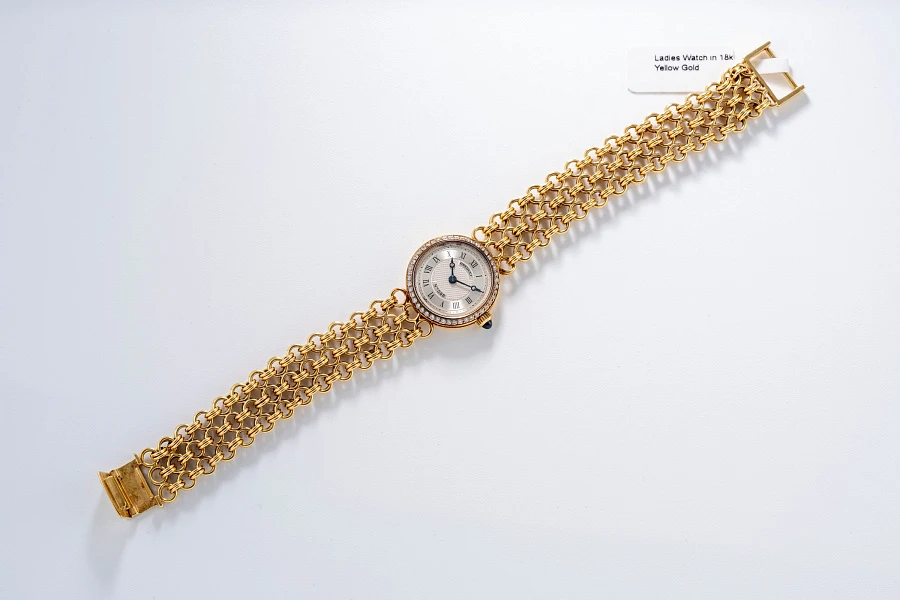 Classique Ladies Watch in 18k Yellow Gold