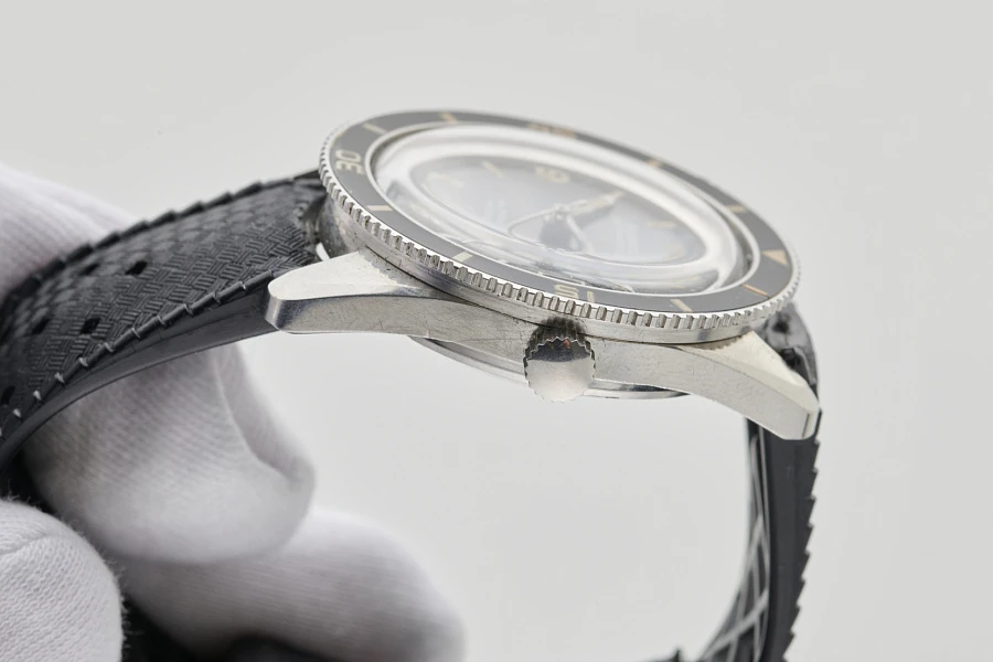 Bathyscaphe Diver