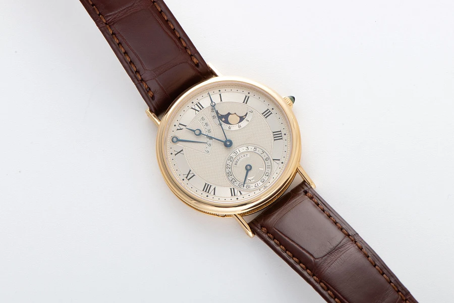 Classique Ref. 3130 in 18k Yellow Gold