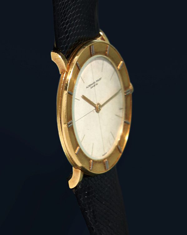 Ultra Slim 'Extrapiatto' Vintage Dress Watch in 18k Yellow Gold