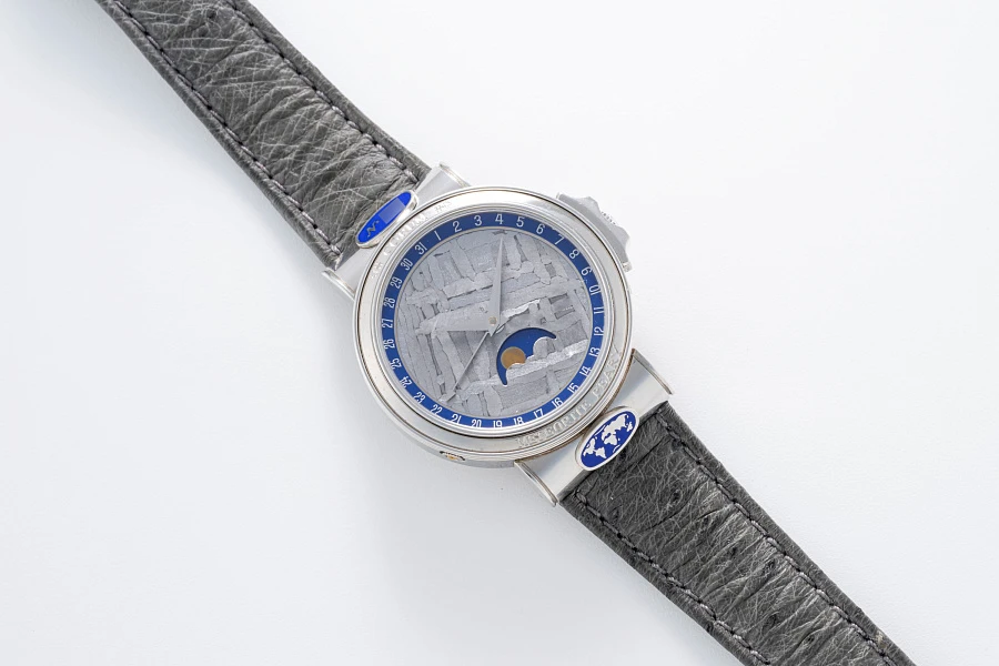 Meteorite Peary Ref. 71.450.70 in Platinum with Pointer Date and Moonphase