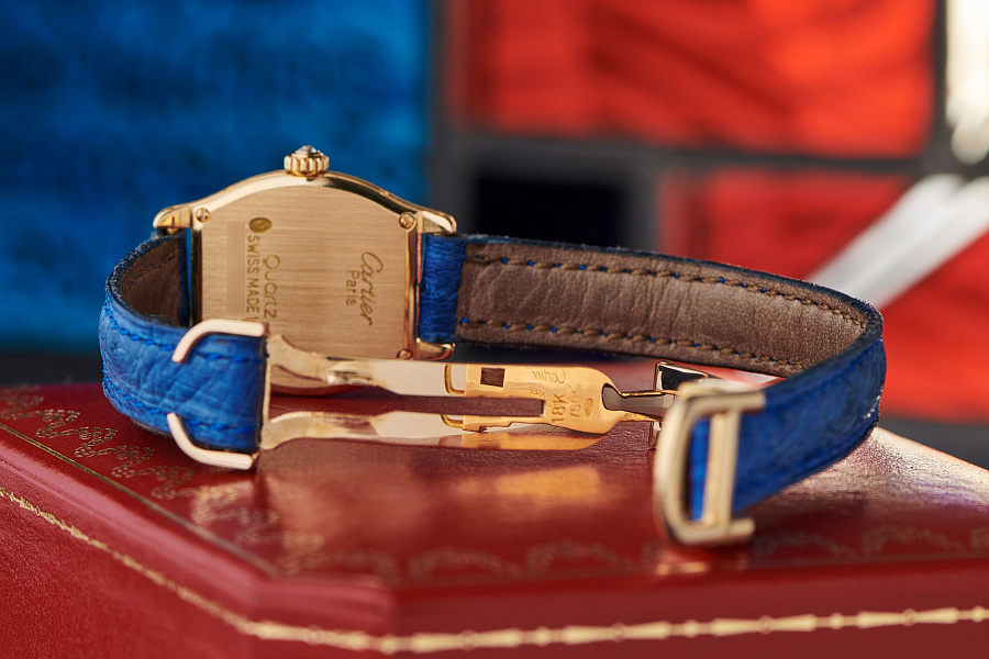 Mini Tortue with Mother of Pearl 'Sunrise Dial' in 18k Yellow Gold