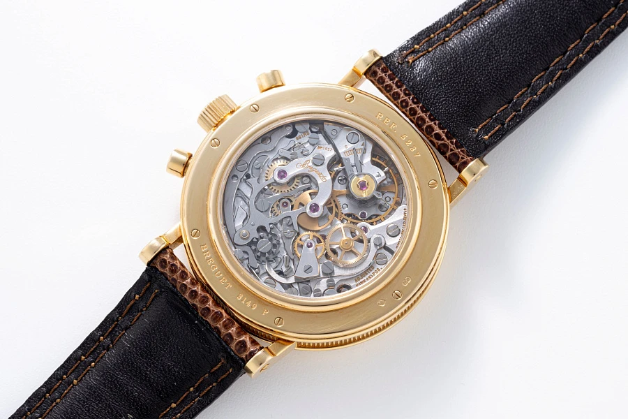 Classique Chronograph Ref. 5237 in 18k Yellow Gold