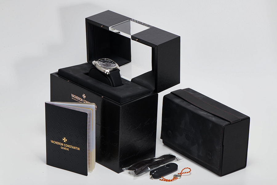 Quai de l'Ile Automatique Black Geneva Seal, Ref. 4500S