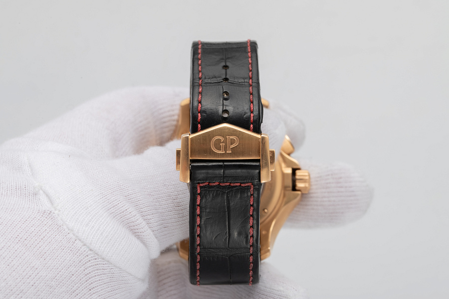 Traveller Large Date Moonphase GMT ‘Tributo a Eusèbio’ Limited Edition