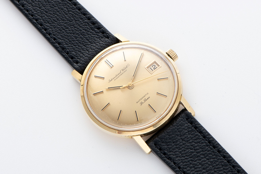 DeLuxe Automatic Ref. 807A in 18k Yellow Gold