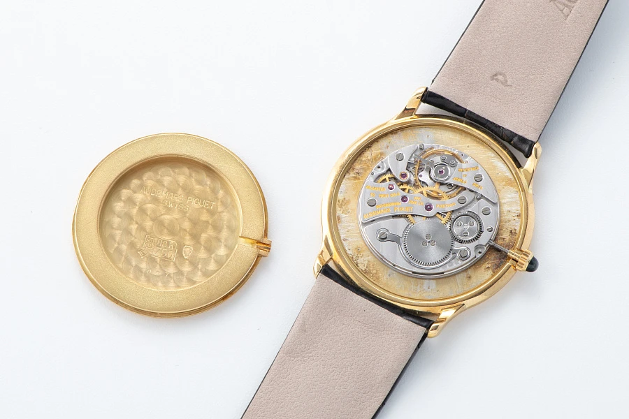 Dress Watch in 18k Yellow Gold