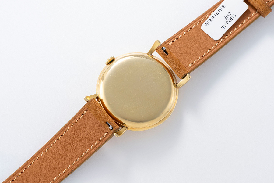 Fancy Lugs Dress Watch in 18k Yellow Gold