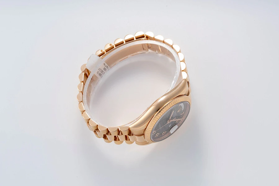 Day-Date Ref. 118235 in 18k Rose Gold