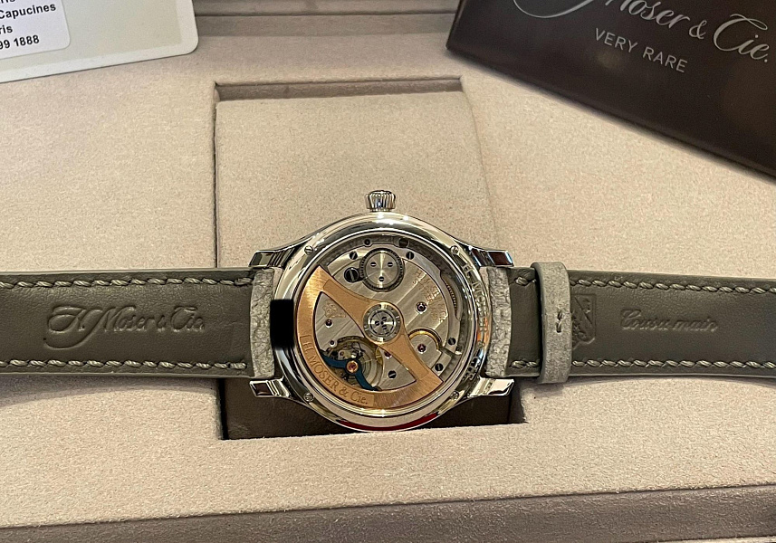 Endeavour Centre Seconds Concept Lime Green