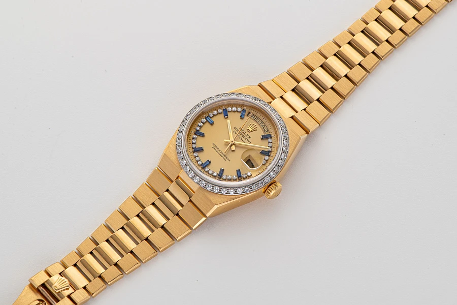 Rolex Day-Date Oysterquartz 'Sapphire & Diamond Lemon String Dial' Ref. 19048 in 18k Yellow Gold