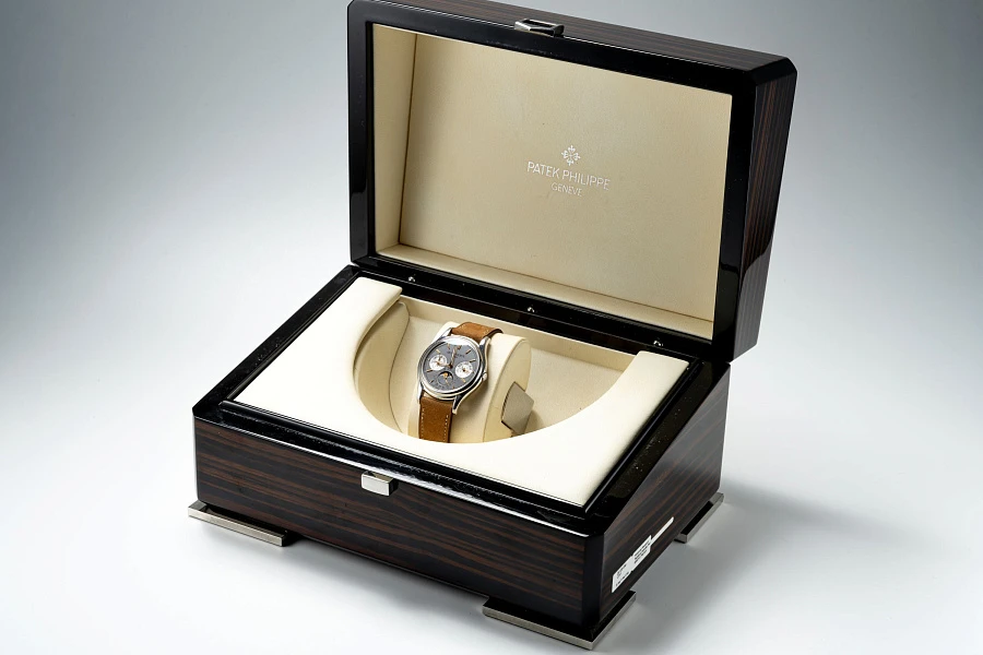 Advanced Research Perpetual Calendar Ref. 5550P in Platinum