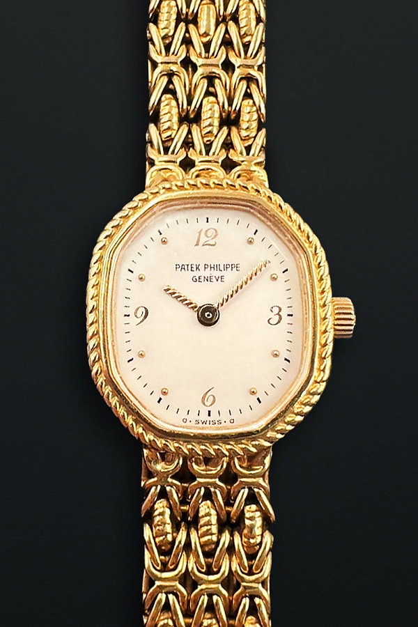 Octagonal Ref. 4581 Vintage Ladies Watch 18k Yellow Gold