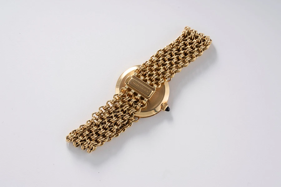 Ladies Watch on Mesh Bracelet in 18k Yellow Gold