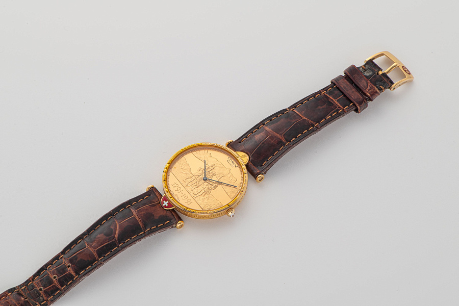 Helvetia 64/100 in 18k Yellow Gold