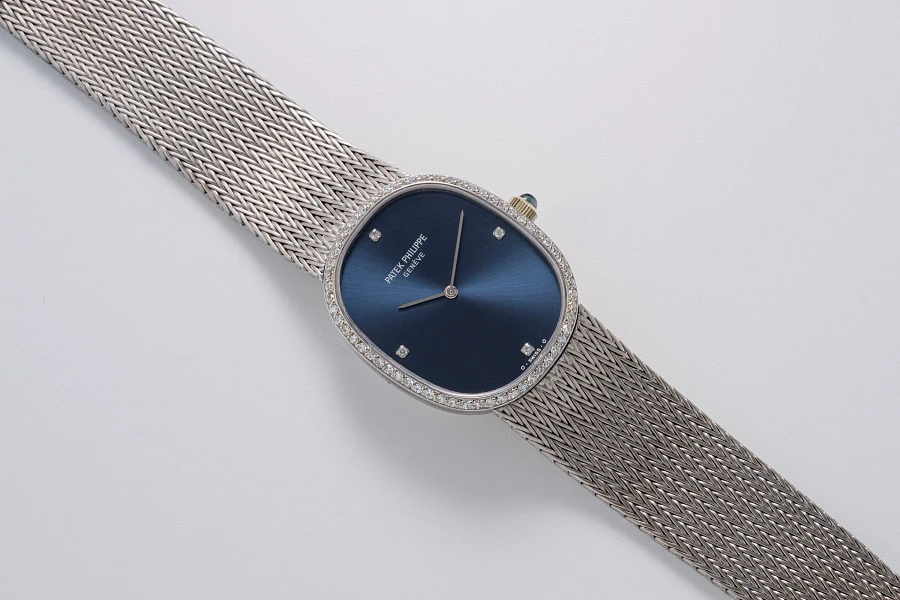 Ellipse Ref. 3849 in 18k White Gold with Diamonds