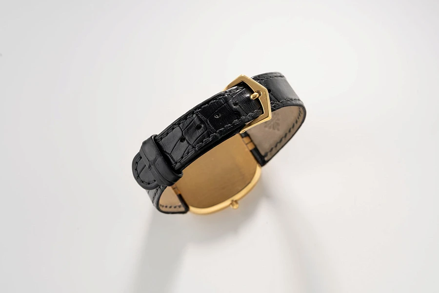 Ellipse Quartz Ref. 3747 in 18k Yellow Gold
