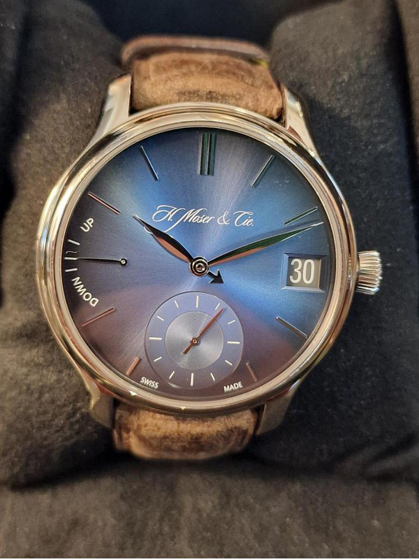 Endeavour Perpetual Calendar White Gold