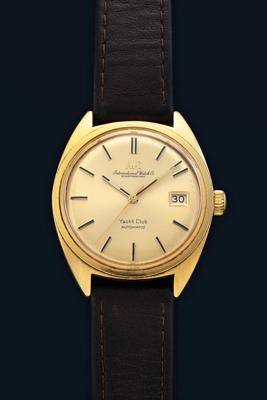 Yacht Club Automatic Ref. R811A in 18k Yellow Gold