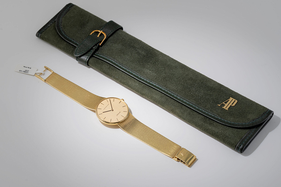 Ultra Thin Automatic Dress Watch in 18k Yellow Gold
