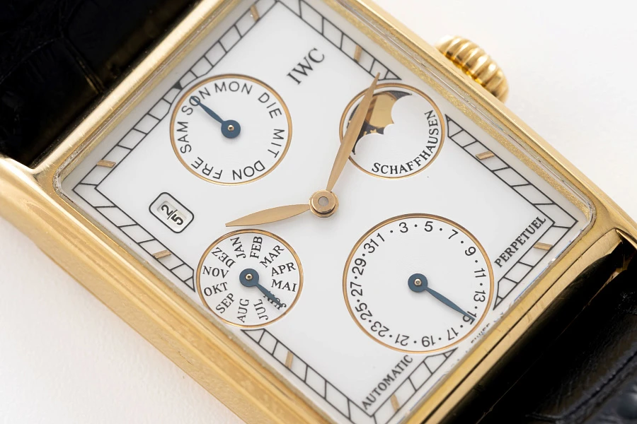 Novecento Perpetual Calendar Ref. IW3545 in 18k Yellow Gold