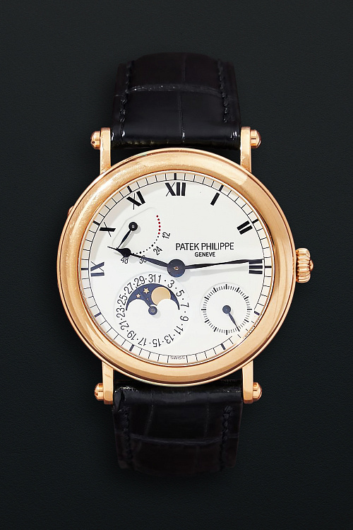 Calatrava 5054 ‘Officer-style’ Power Reserve Moonphase