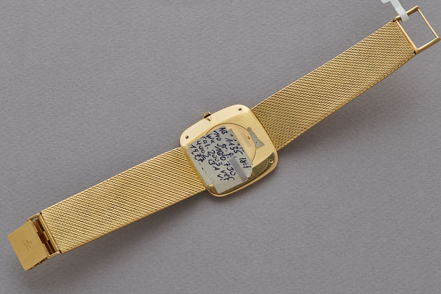 Dress Watch in 18k Yellow Gold