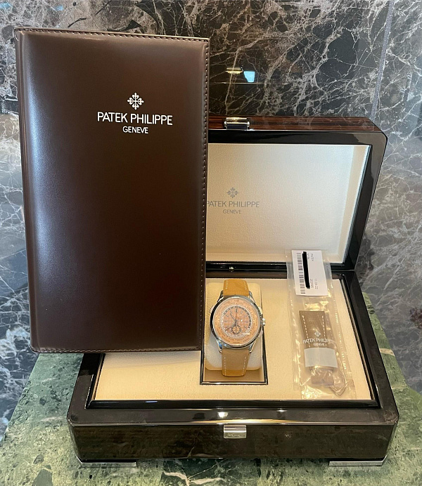 World Time Chronograph Flyback 5935 Salmon Dial